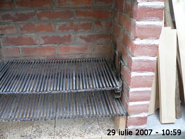 Fişier:2007-07_Cuptorul_de_gradina_045_mic.jpg